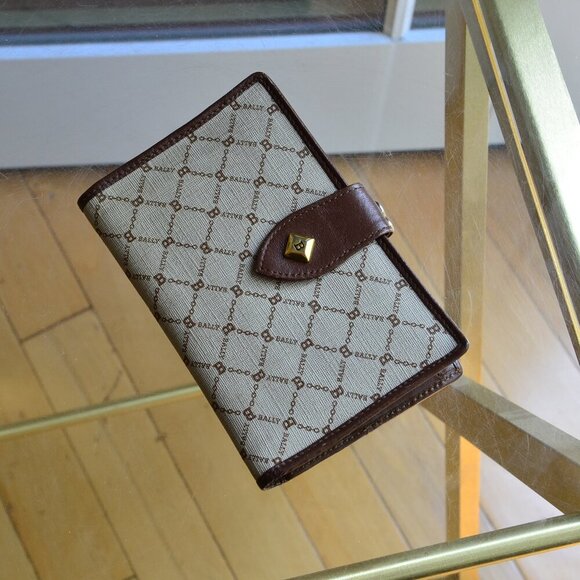 Bally Classic Wallet With Kisslock Coin Pocket - Picture 1 of 14